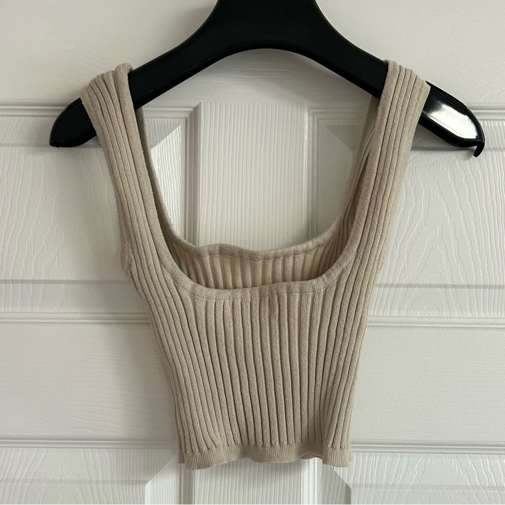 Isalis Ribbed Tank Top - Picture 2 of 3